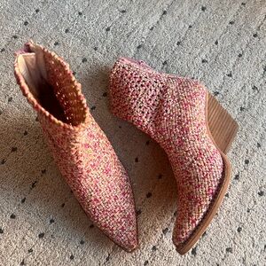 Stylish Pink Woven Ankle Boots